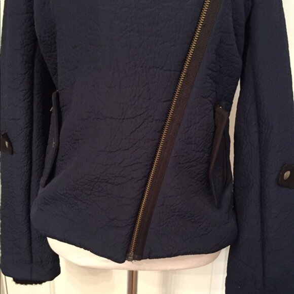 BARNEYS NY JACKET BLUE TEXTURED FAUX FUR LINED COLLAR POCKETS Size 4 - Picture 3 of 8